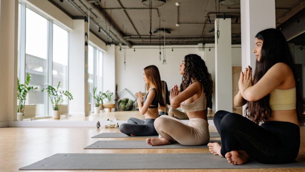 πως τα στουντιο yoga μπορούν να αυξήσουν τους πελάτες τους